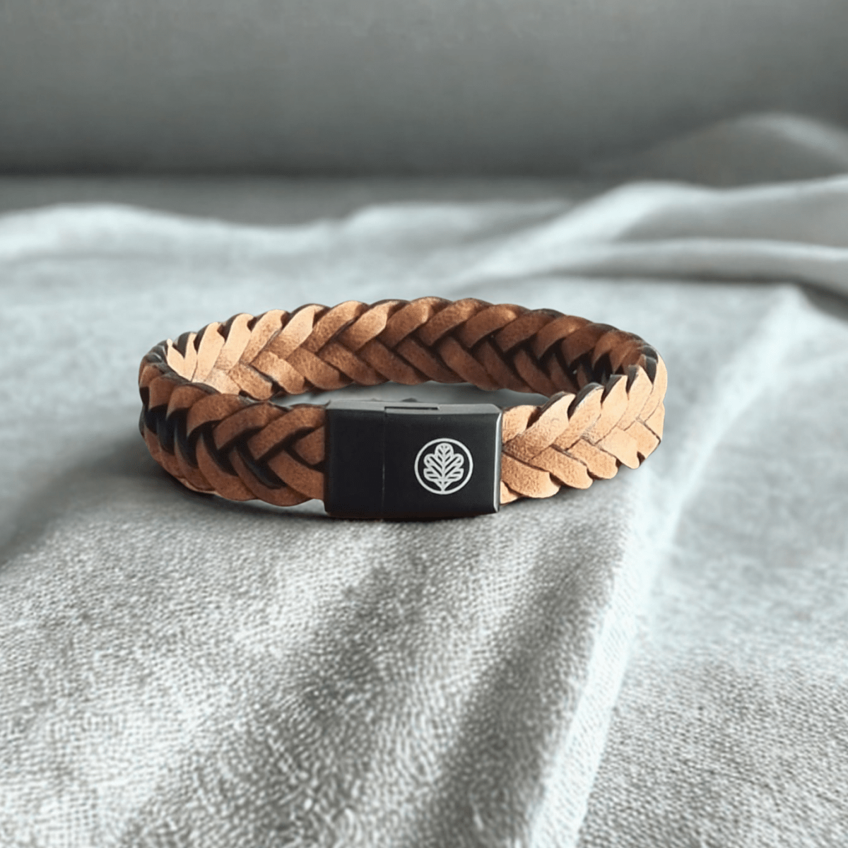 Forge Leather – Sand - Iron & Oak