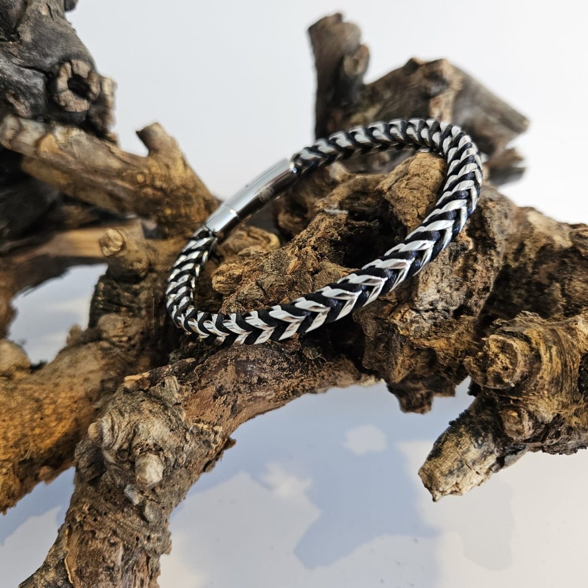 Steel Weave – Silver Contrast - Iron & Oak