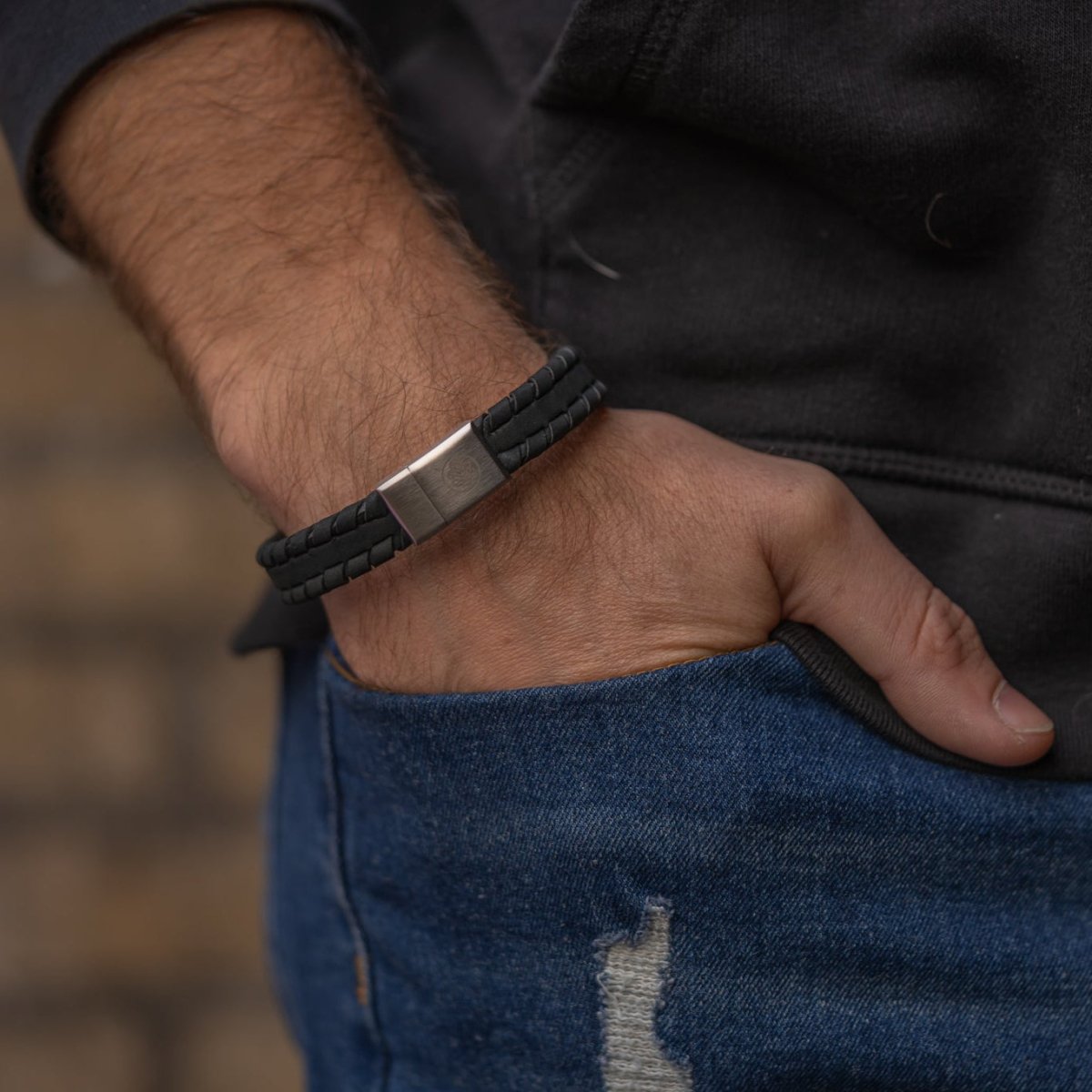 Steelbound (Black) - Iron & Oak